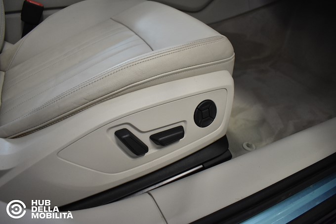 AUDI A6 Avant 40 2.0 TDI S tronic Business